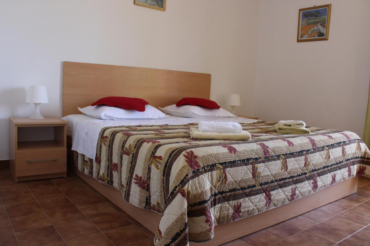 Seaside Secluded Apartments Zavala, Hvar - 15357 Jelsa Kültér fotó